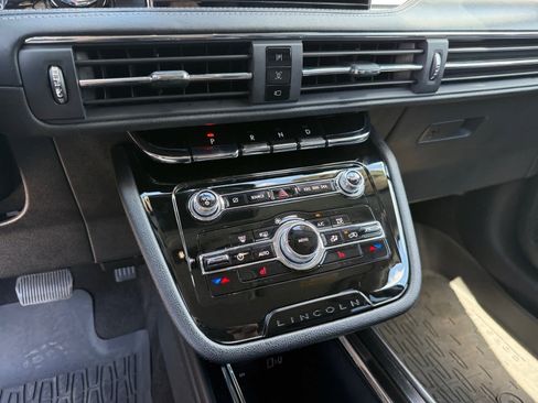 Used 2021 Lincoln Corsair AWD w/ Equipment Group 101A image 21