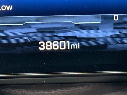 Certified 2025 Chevrolet Tahoe Z71 image 30