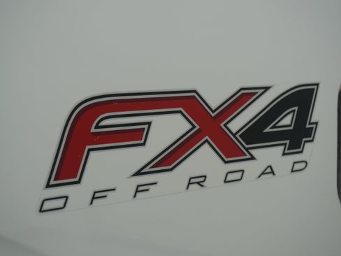 Used 2014 Ford F150 FX4 w/ Equipment Group 402A Luxury AWD/4WD image 9