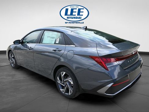 New 2025 Hyundai Elantra Limited image 5