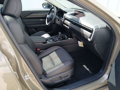 Certified 2025 MAZDA CX-50 AWD 2.5 Turbo w/ Premium Pkg image 17