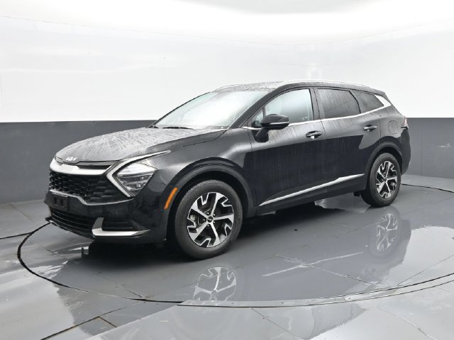 Used 2024 Kia Sportage EX AWD/4WD image 2