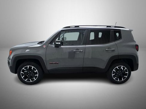 Used 2023 Jeep Renegade Trailhawk w/ Trailhawk Elite Group AWD/4WD image 8