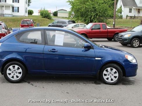 Used 2011 Hyundai Accent GS image 2