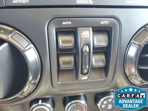 Used 2017 Jeep Wrangler Unlimited Sahara image 35