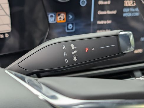 New 2026 Chevrolet Equinox EV LT image 17