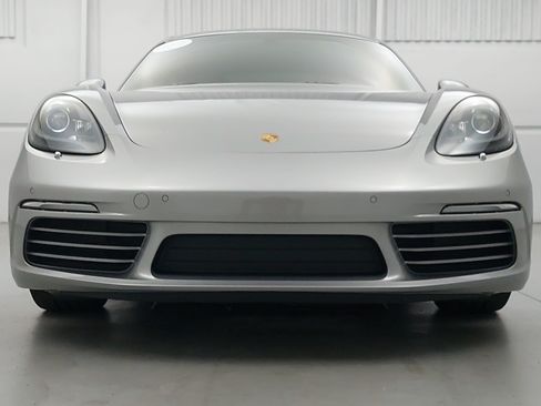 Certified 2025 Porsche 718 Cayman RWD image 10