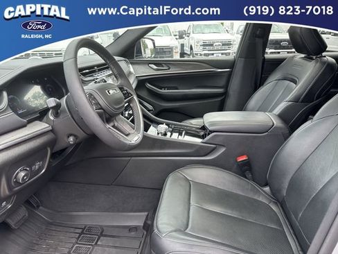 Used 2024 Jeep Grand Cherokee L Overland w/ Trailer Tow Package image 17