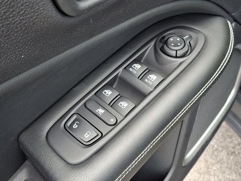 Used 2021 Jeep Compass Latitude w/ Driver Assistance Group AWD/4WD image 14