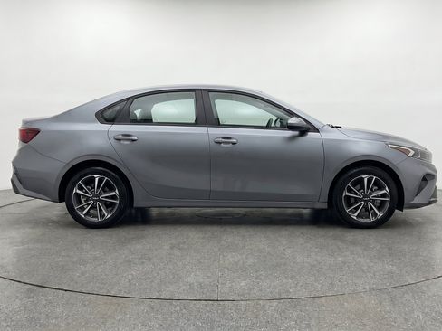 Used 2024 Kia Forte LXS FWD image 11
