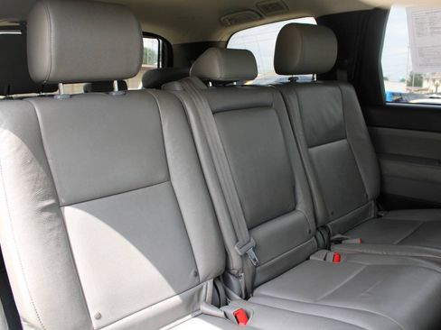 Used 2017 Toyota Sequoia SR5 AWD/4WD image 11