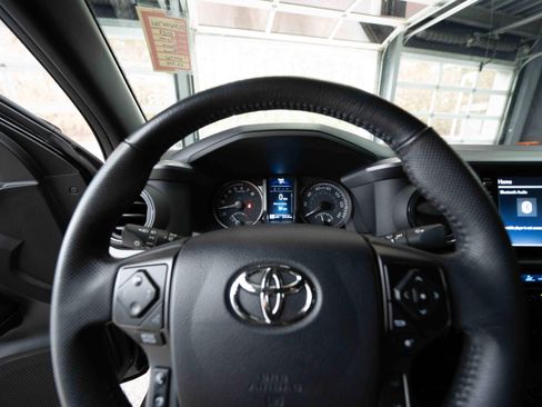 Used 2023 Toyota Tacoma TRD Sport w/ Advanced Technology Package image 15