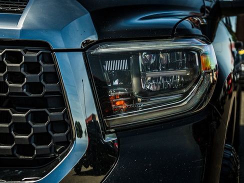 Used 2018 Toyota Tundra SR5 AWD/4WD image 7