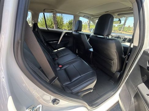 Used 2014 Toyota RAV4 XLE FWD image 19