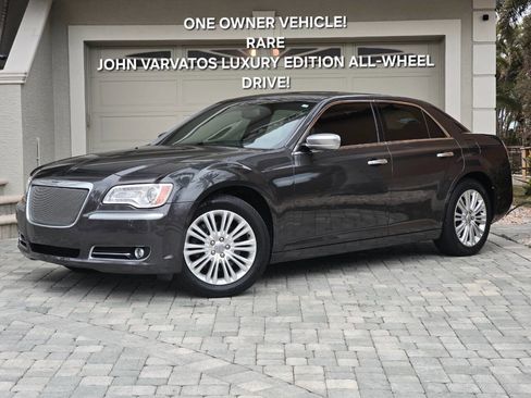 Used 2014 Chrysler 300 C image 1