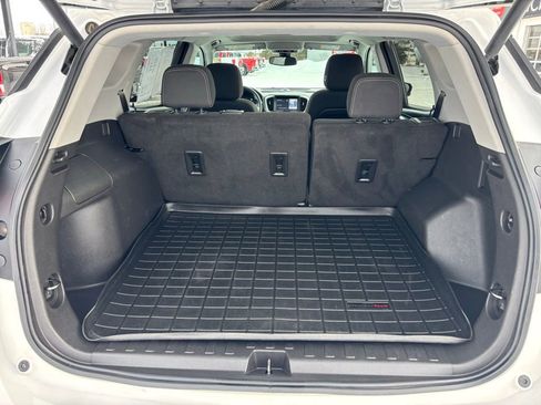 Used 2022 GMC Terrain SLE w/ Driver Convenience Package image 30