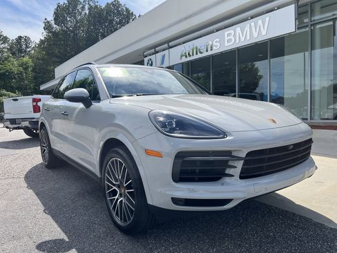 Used 2023 Porsche Cayenne AWD/4WD image 1