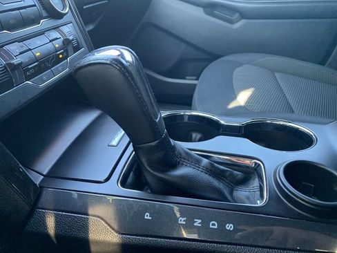 Used 2017 Ford Explorer XLT w/ Equipment Group 201A FWD image 25