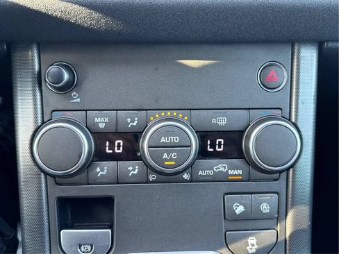 Used 2019 Land Rover Range Rover Evoque SE AWD/4WD image 26