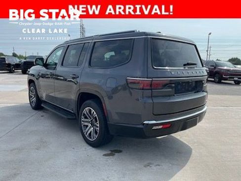 Used 2024 Jeep Wagoneer Series II w/ Flexible Seating Group RWD image 1