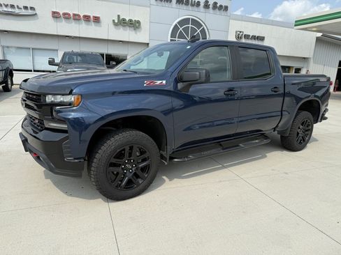 Used 2021 Chevrolet Silverado 1500 LT Trail Boss w/ Bed Protection Package AWD/4WD image 4