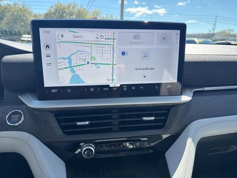 Used 2025 Ford Explorer Platinum w/ Ultimate Package image 10