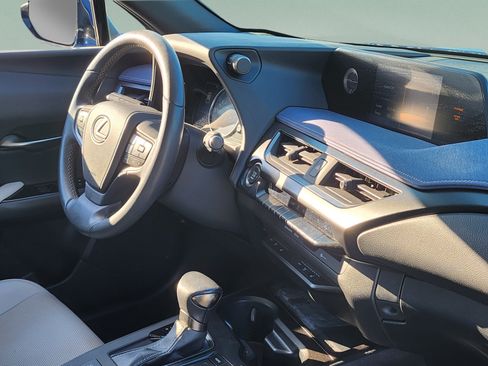 Used 2022 Lexus UX 200 w/ Premium Package FWD image 26