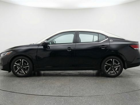 Used 2025 Nissan Sentra SV image 4
