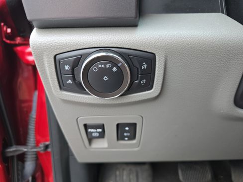 Used 2020 Ford F150 XLT w/ Equipment Group 302A Luxury AWD/4WD image 25