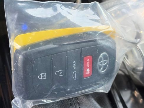 Used 2025 Toyota Camry LE w/ Convenience Package FWD image 12
