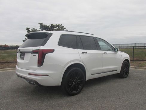 Used 2023 Cadillac XT6 Premium Luxury w/ Technology Package image 15