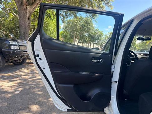Used 2019 Nissan Leaf S FWD image 16