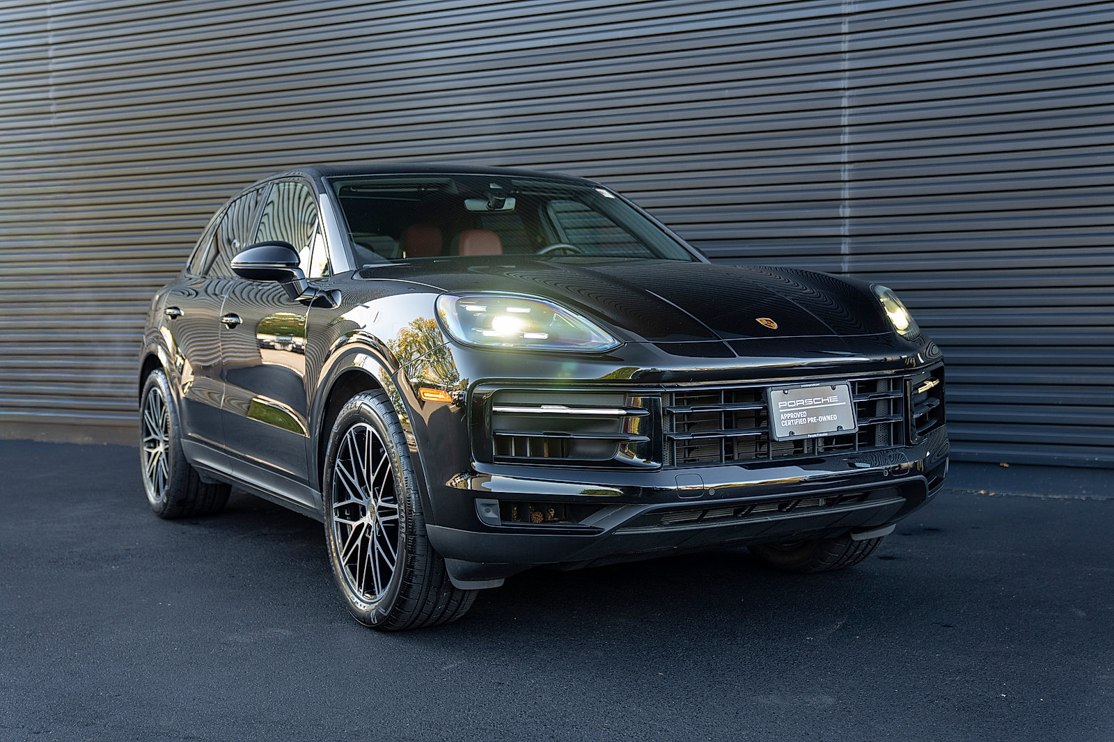 Used 2024 Porsche Cayenne AWD/4WD image 26