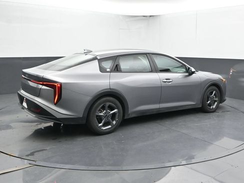 Used 2025 Kia K4 FWD image 3