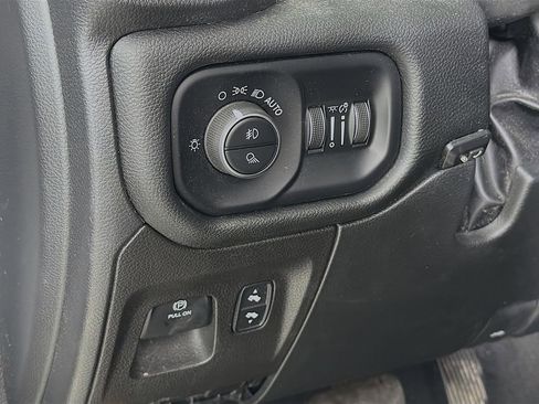 Used 2022 RAM 1500 Laramie w/ Sport Appearance Package AWD/4WD image 12