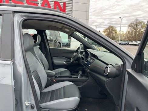 Used 2023 Nissan Kicks SR w/ SR Premium Package FWD image 16