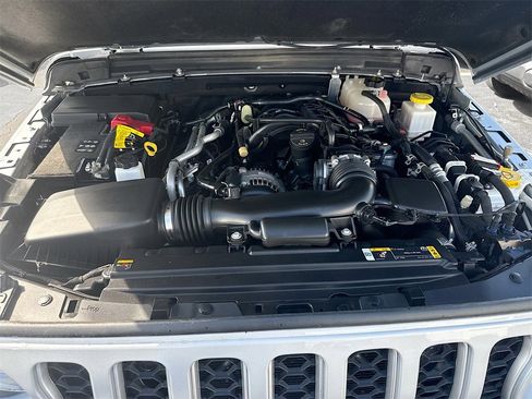 Used 2023 Jeep Gladiator Overland image 35