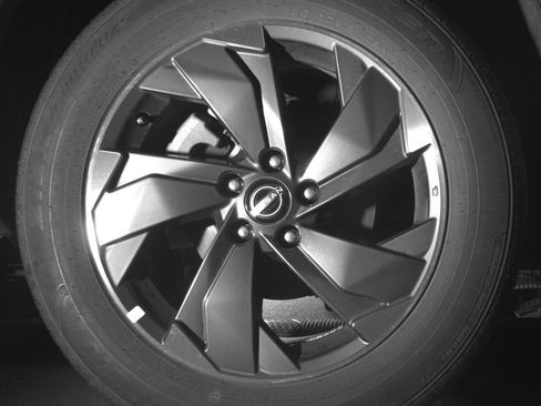 Used 2025 Nissan Rogue SV image 15