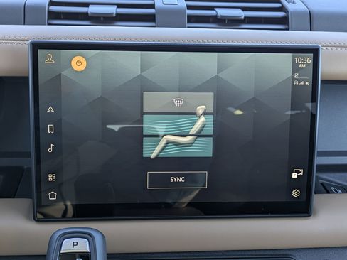 Used 2025 Land Rover Defender 110 X-Dynamic SE image 14