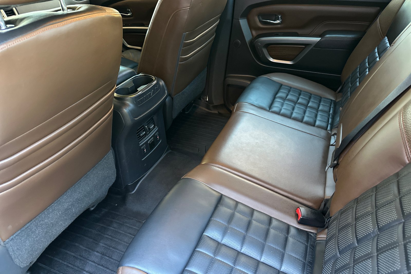 Used 2017 Nissan Titan Platinum Reserve AWD/4WD image 12
