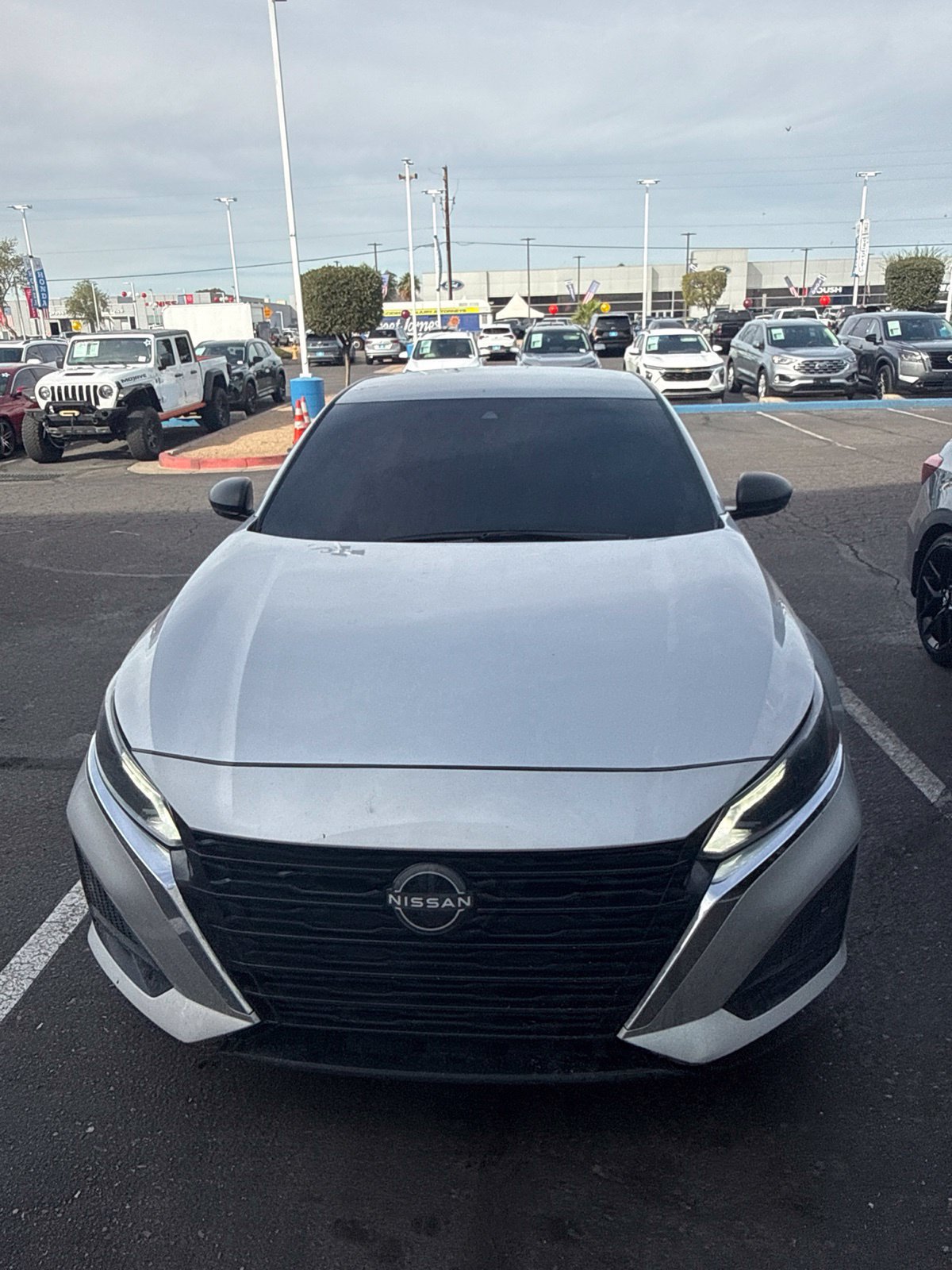 Used 2024 Nissan Altima 2.5 SV FWD image 11