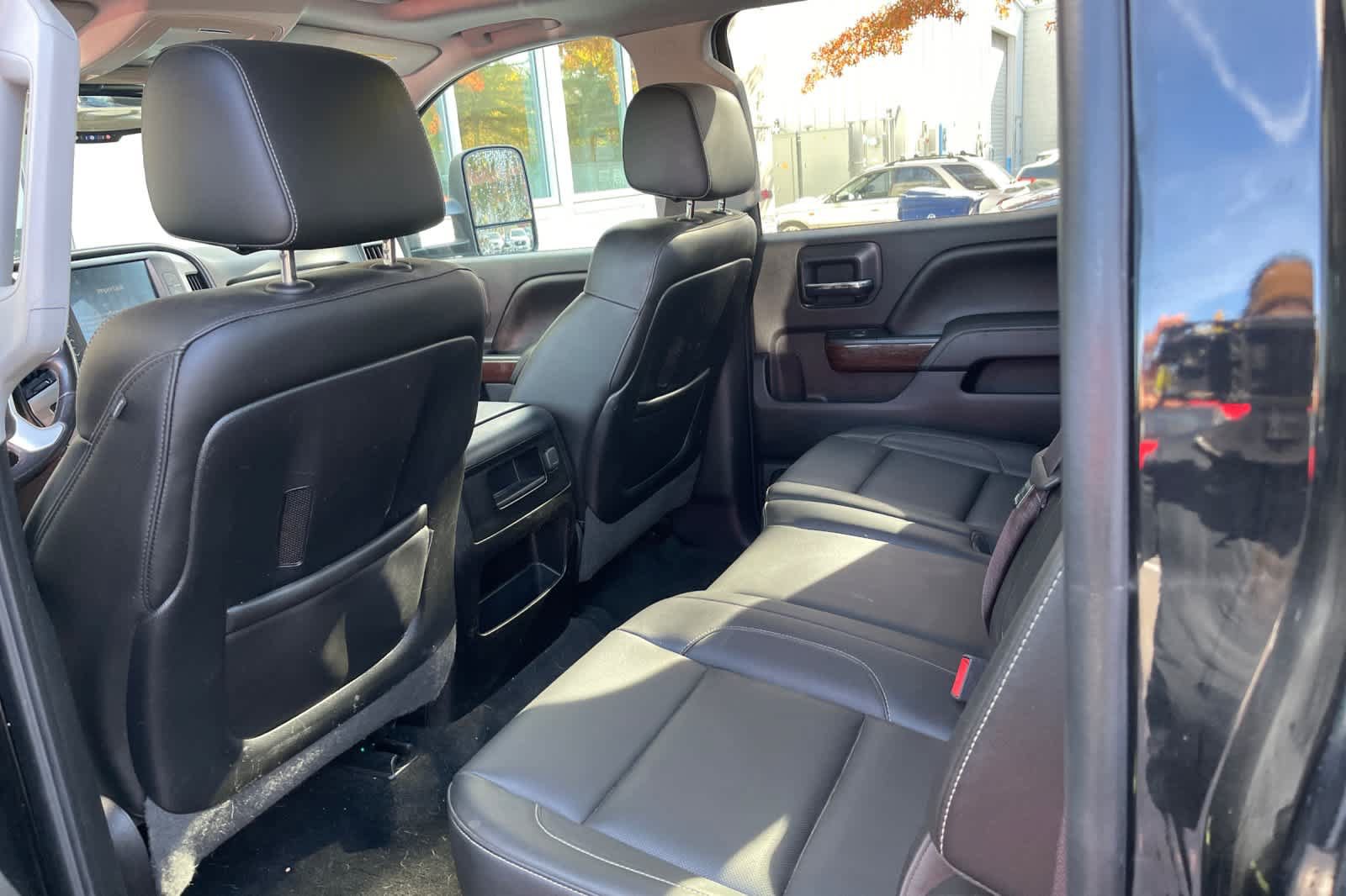 Used 2015 GMC Sierra 2500 SLT w/ Duramax Plus Package AWD/4WD image 10