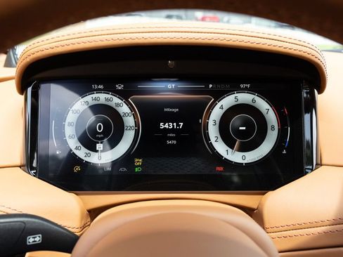 Used 2025 Aston Martin DB12 Convertible RWD image 27
