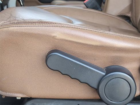 Used 2017 Jeep Wrangler Unlimited Sahara w/ Connectivity Group image 14