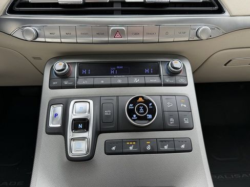 Certified 2021 Hyundai Palisade Calligraphy w/ Winter Package image 34