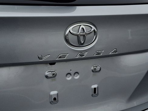 Used 2015 Toyota Venza XLE image 30