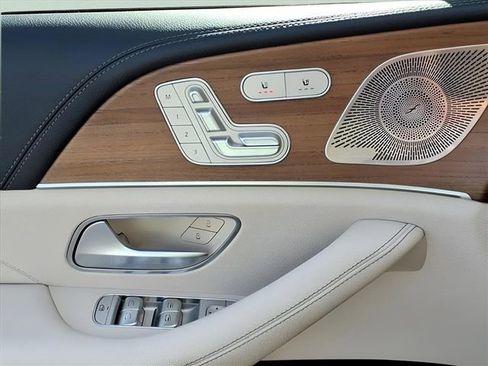 Used 2022 Mercedes-Benz GLS 450 4MATIC image 16