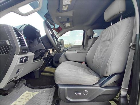 Used 2017 Ford F250 XLT w/ XLT Premium Package image 10