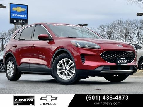 Used 2020 Ford Escape SE image 1