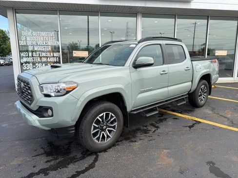 Used 2023 Toyota Tacoma TRD Sport AWD/4WD image 2